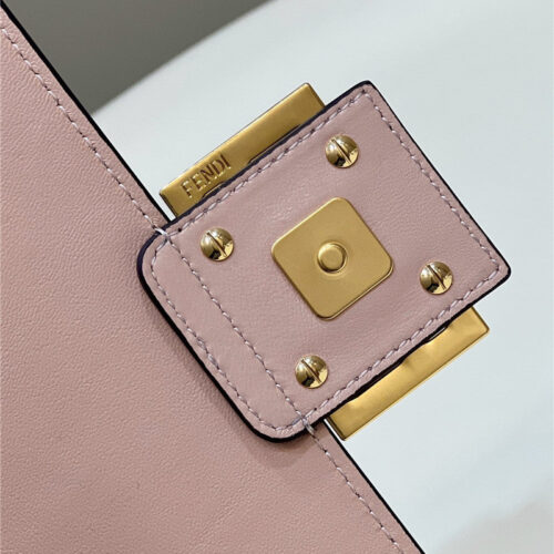 High Quality Luxury Fendi Baguette Bag – Style 32321 product detail