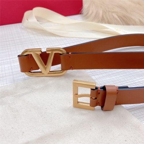 High Quality Luxury Valentino V Buckle Belt product detail