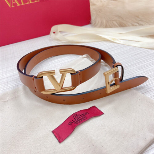 High Quality Luxury Valentino V Buckle Belt alternate view