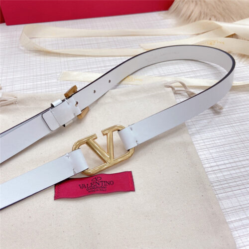 High Quality Luxury Valentino V Buckle Belt – Style 87014 product detail
