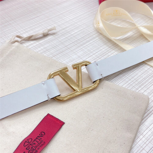 High Quality Luxury Valentino V Buckle Belt – Style 87014 product detail