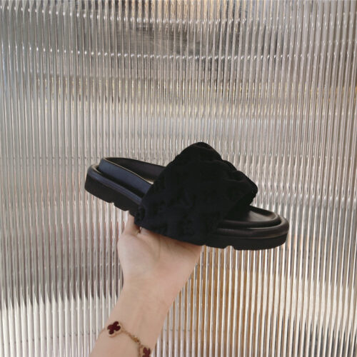 High Quality Luxury Louis Vuitton Slippers Womens – Style 74403 product detail