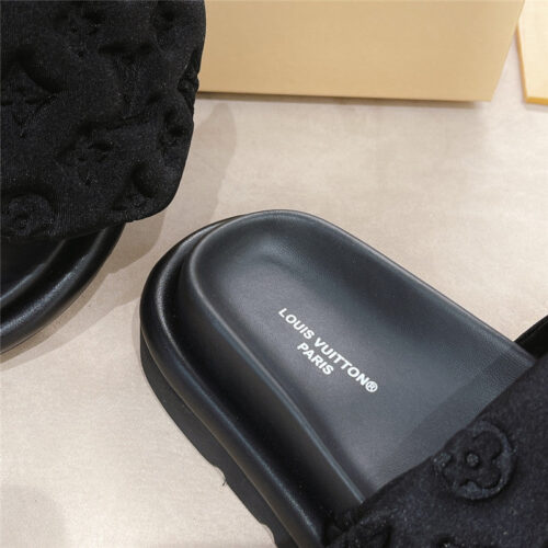 High Quality Luxury Louis Vuitton Slippers Womens – Style 74403 product detail