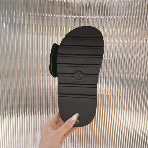 High Quality Luxury Louis Vuitton Slippers Womens – Style 74403 product detail
