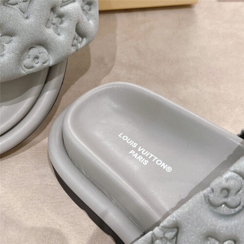 High Quality Luxury Louis Vuitton Slippers Womens – Style 28067 product detail