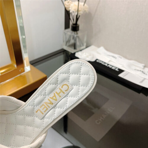 High Quality Luxury Chanel Pendant Pearl Chain High Heel Slippers – Style 08998 product detail