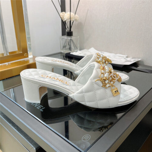 High Quality Luxury Chanel Pendant Pearl Chain High Heel Slippers – Style 08998 product detail