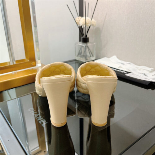 High Quality Luxury Chanel Pendant Pearl Chain High Heel Slippers product detail