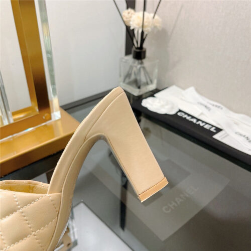 High Quality Luxury Chanel Pendant Pearl Chain High Heel Slippers product detail