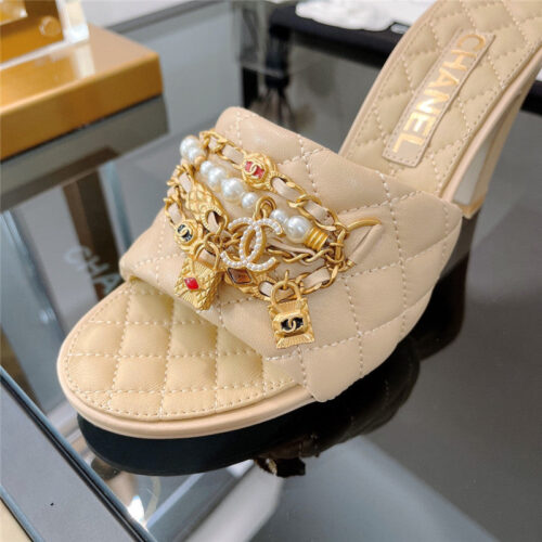 High Quality Luxury Chanel Pendant Pearl Chain High Heel Slippers product detail