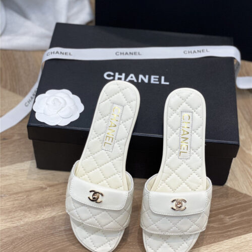 High Quality Luxury Chanel Classic Flat Slippers alternate view