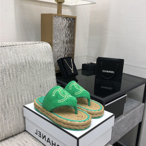 High Quality Luxury Chanel Straw Flip-Flops – Style 85702 alternate view