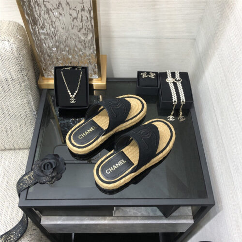 High Quality Luxury Chanel Straw Flip-Flops – Style 26950 product detail