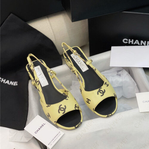 High Quality Luxury Chanel Flat Cutout Sandals – Style 21830 alternate view