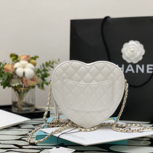 High Quality Luxury Chanel Diamond Heart-Shaped Chain Bag alternate view