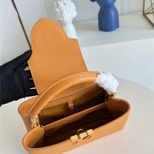 High Quality Luxury Louis Vuitton Capucines Small Bag Black product detail