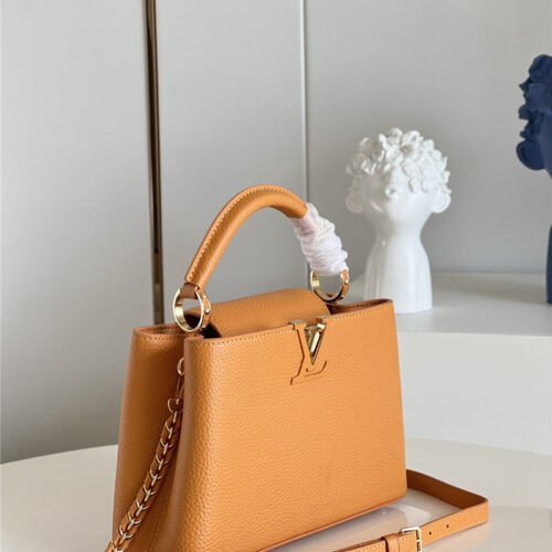 High Quality Luxury Louis Vuitton Capucines Small Bag Black product detail