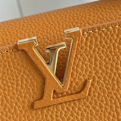 High Quality Luxury Louis Vuitton Capucines Small Bag Black product detail