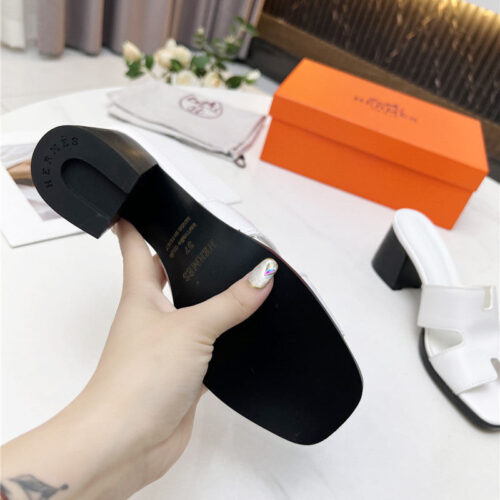 High Quality Luxury Chanel Calfskin Sneakers Womens product detail