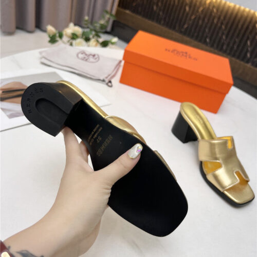 High Quality Luxury Chanel Calfskin Sneakers Womens – Style 31750 product detail