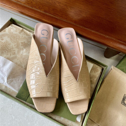 High Quality Luxury Gucci V Cat Heel Slippers product detail
