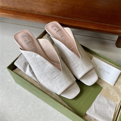 High Quality Luxury Gucci V Cat Heel Slippers – Style 48979 alternate view