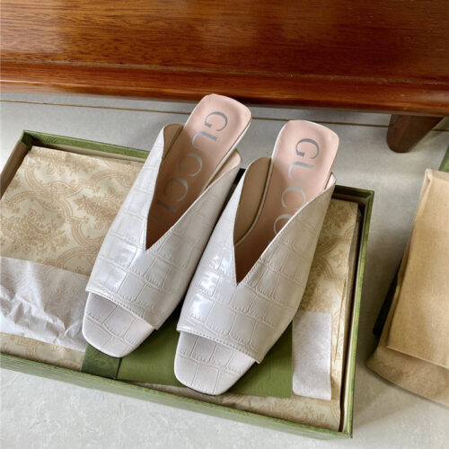 High Quality Luxury Gucci V Cat Heel Slippers – Style 48979