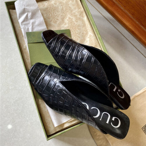 High Quality Luxury Gucci V Cat Heel Slippers – Style 81747 product detail