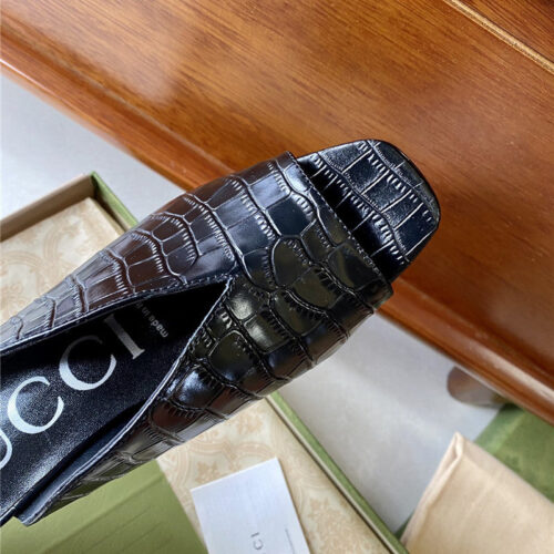 High Quality Luxury Gucci V Cat Heel Slippers – Style 81747 product detail