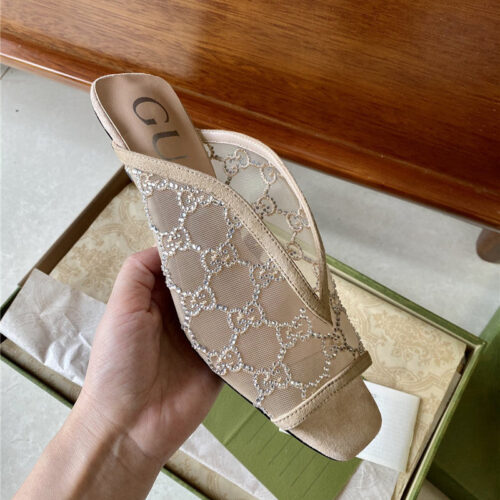 High Quality Luxury Gucci V Cat Heel Slippers – Style 80051 product detail