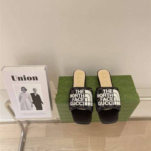High Quality Luxury Gucci Denim Pattern Embroidery Slippers alternate view