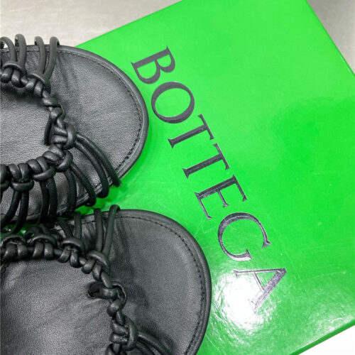 High Quality Luxury Bottega Veneta Strappy Heeled Sandals – Style 13798 product detail