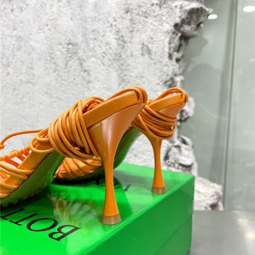 High Quality Luxury Bottega Veneta Strappy Heeled Sandals – Style 74246 product detail