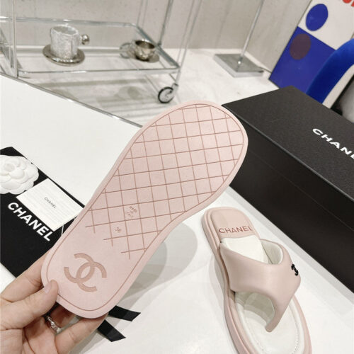 High Quality Luxury Chanel Bread Flip Flops – Style 70758 product detail