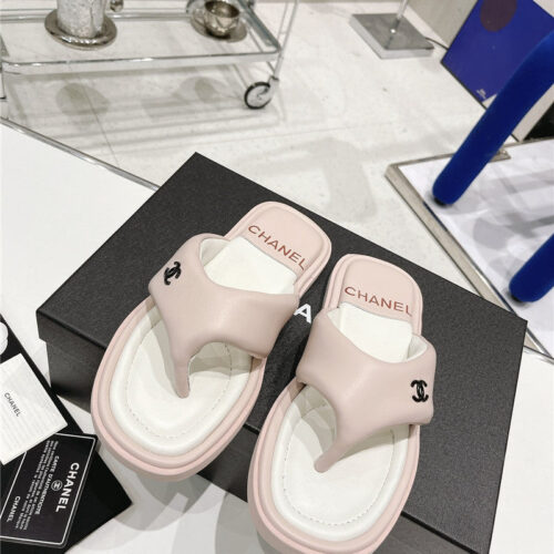 High Quality Luxury Chanel Bread Flip Flops – Style 70758 alternate view