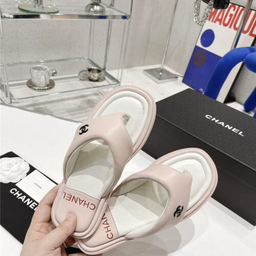 High Quality Luxury Chanel Bread Flip Flops – Style 70758 product detail