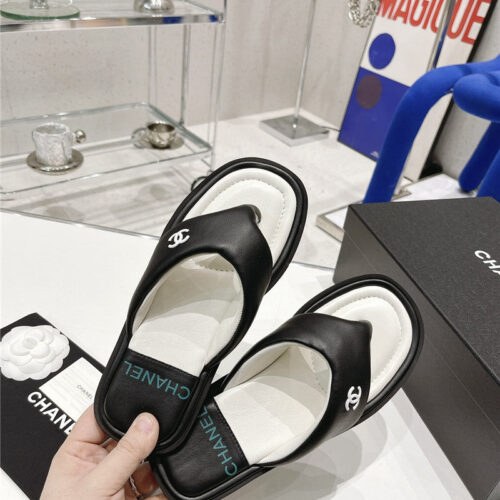 High Quality Luxury Chanel Bread Flip Flops – Style 05222 product detail
