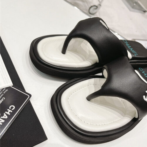 High Quality Luxury Chanel Bread Flip Flops – Style 05222 product detail