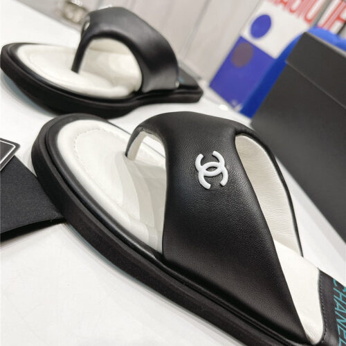 High Quality Luxury Chanel Bread Flip Flops – Style 05222 product detail