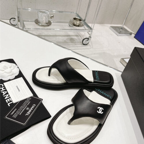 High Quality Luxury Chanel Bread Flip Flops – Style 05222 product detail