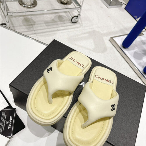 High Quality Luxury Chanel Bread Flip Flops product detail