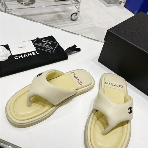 High Quality Luxury Chanel Bread Flip Flops alternate view