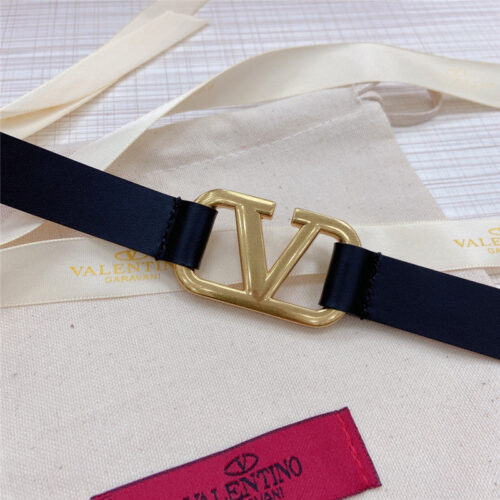 High Quality Luxury Valentino V Buckle Belt – Style 52550 product detail
