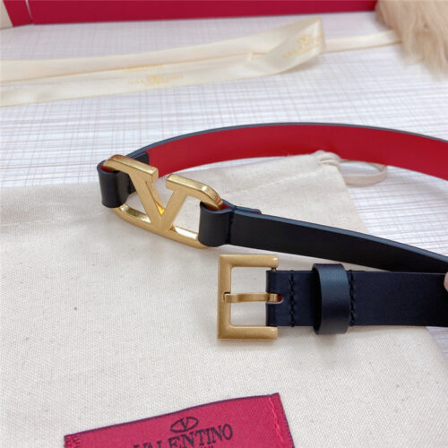 High Quality Luxury Valentino V Buckle Belt – Style 52550 product detail