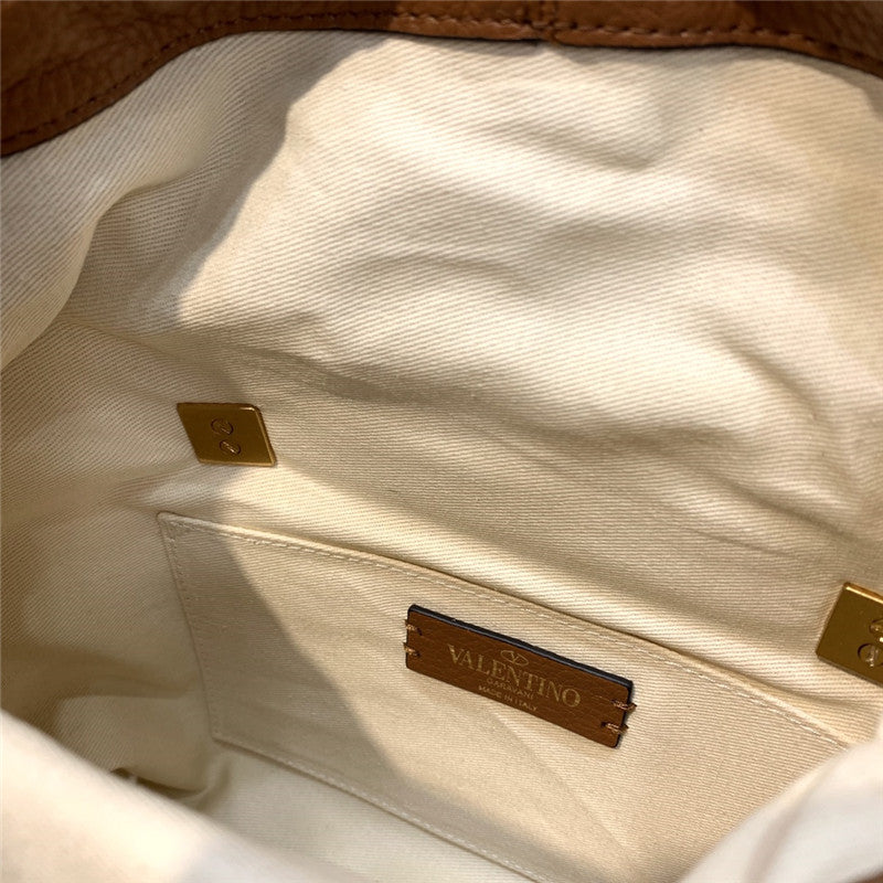 High Quality Luxury Valentino Vlogo Signature Wicker Bucket Bag product detail