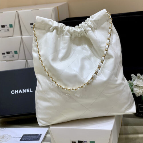 High Quality Luxury Chanel 22 Large Handbag alternate view