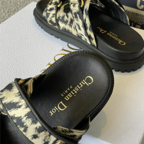 High Quality Luxury Dior Classic Slippers – Style 91430 product detail