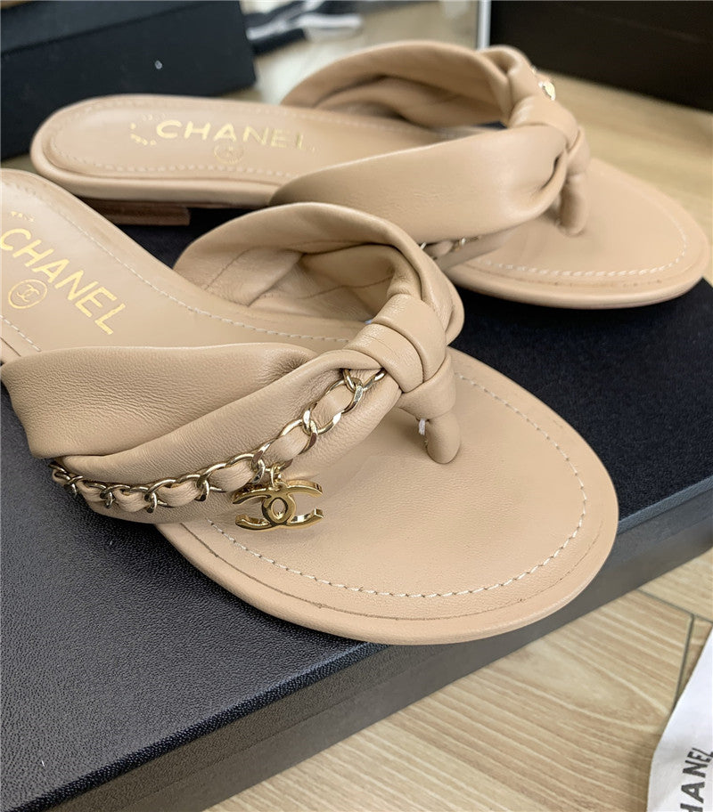 High Quality Luxury Chanel Flat Chain Slippers product detail