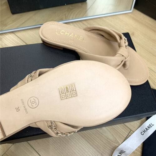 High Quality Luxury Chanel Flat Chain Slippers product detail