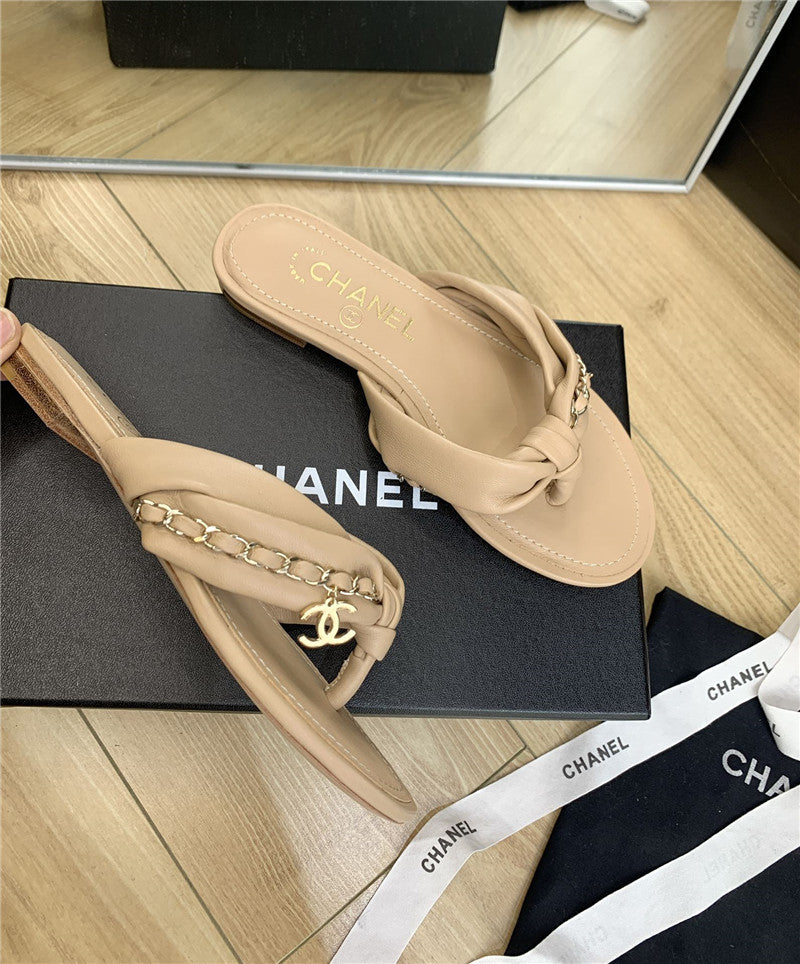 High Quality Luxury Chanel Flat Chain Slippers product detail